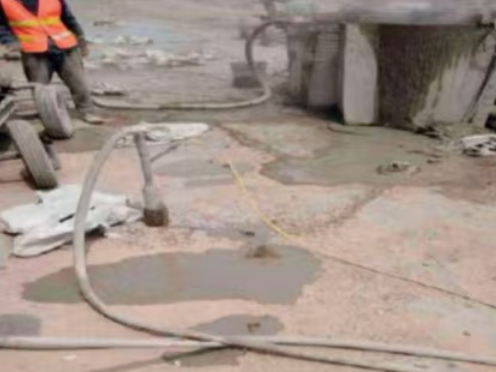 祁连水泥混凝土路面板底注浆技术 路面脱空注浆整治方案